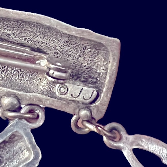 VINTAGE JJ JONETTE GOLF CLUBS DANGLE BALL TEE HAT FLAG SHOE PEWTER PIN BROOCH - Picture 2 of 3